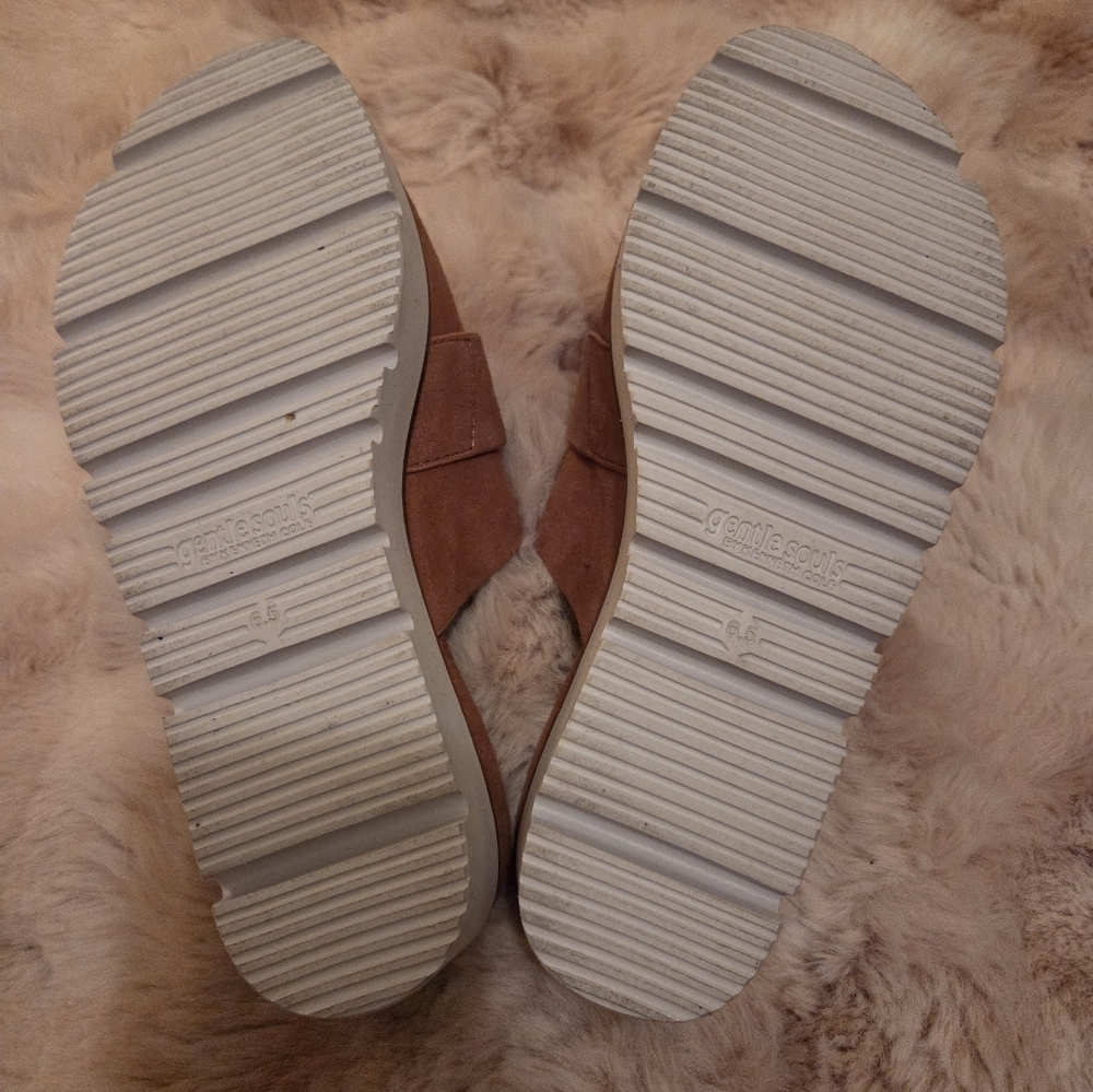 Gentle Souls Brown Suede Slide Sandals By Kenneth Cole - Picture 6 of 10